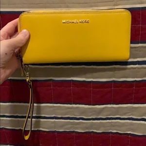 Michael Kors Wallet/Wristlet